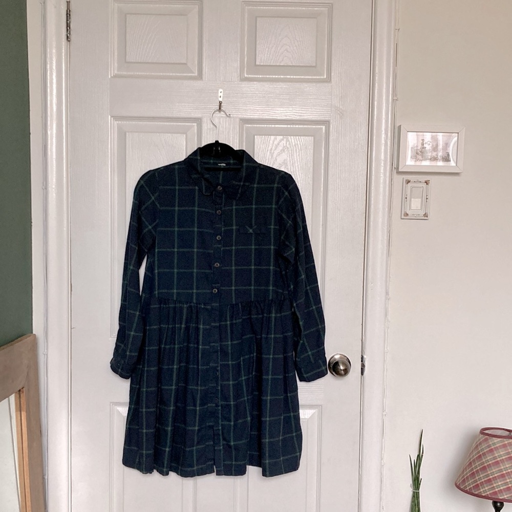 Button-down plaid dress in navy/green